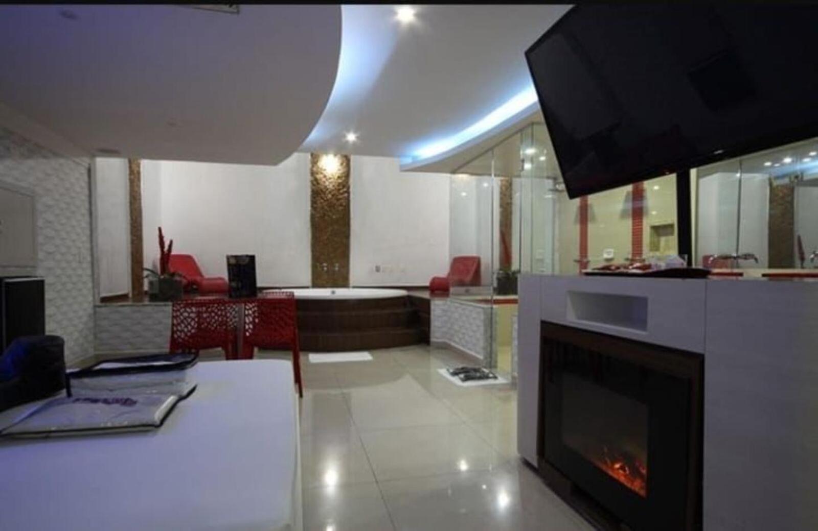 Secrets 6 Hotel do amor